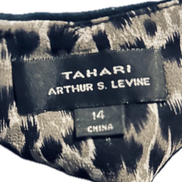 Tahari Women’s Size 14 sleeveless Dress and scarf - Picture 2 of 2